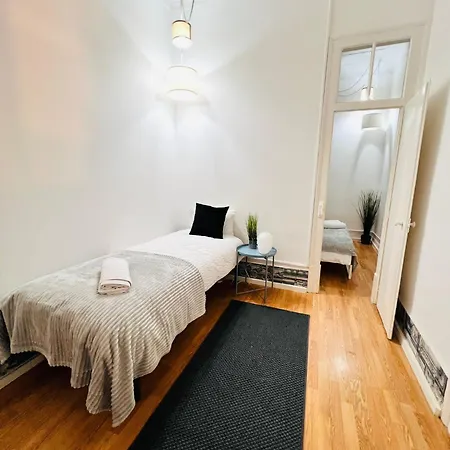 In Alfama, Location In Hostel Lisbon