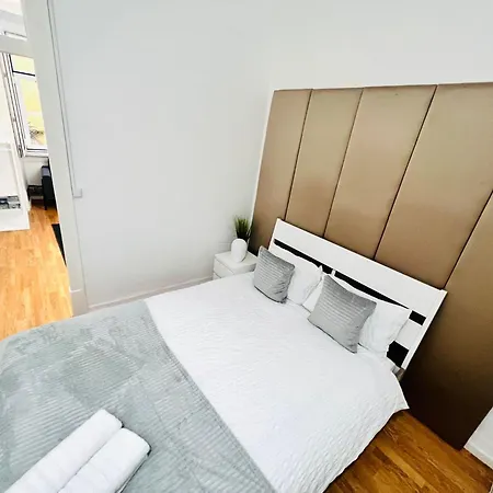 Hostel In Alfama, Location In *