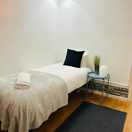 In Alfama, Location In Lisbon