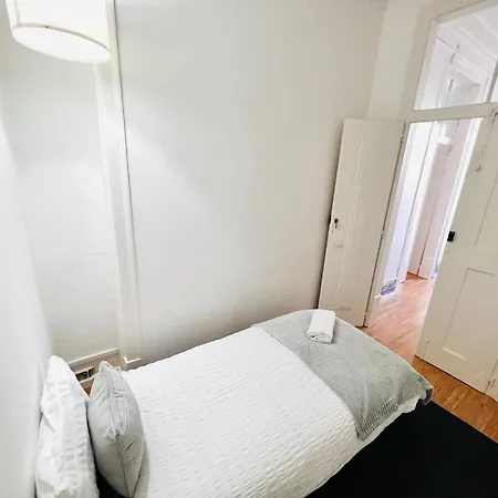 In Alfama, Location In Hostel *