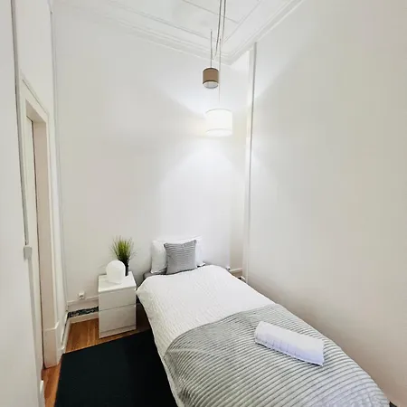 In Alfama, Location In * Lisboa