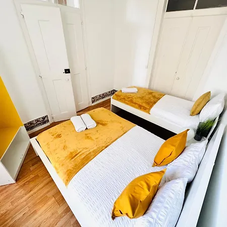 In Alfama, Location In Hostel *