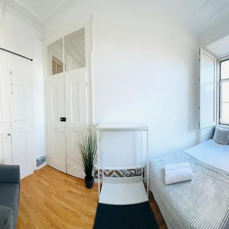 In Alfama, Location In * Lisbon