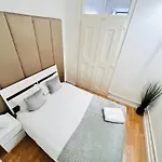 Hostel In Alfama, Location In Lisbon