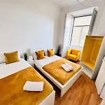 In Alfama, Location In Hostel