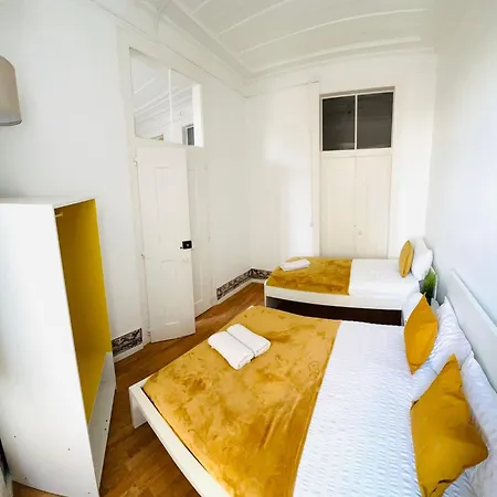 In Alfama, Location In * Lisbon